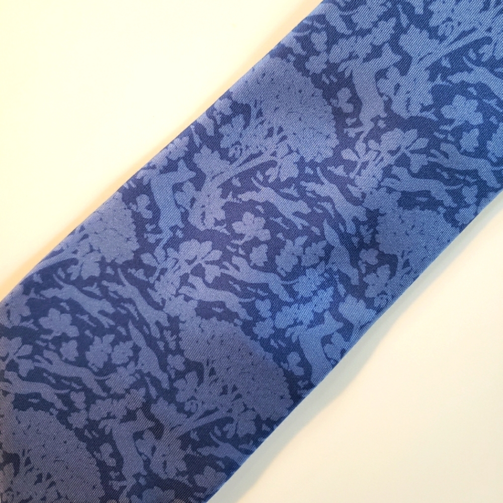 Salvatore Ferragamo necktie animal print motif